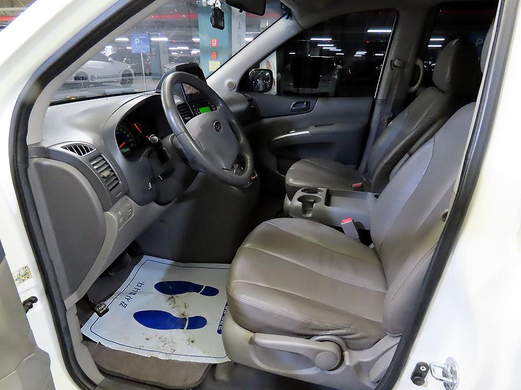 KIA Carnival - Vista 6