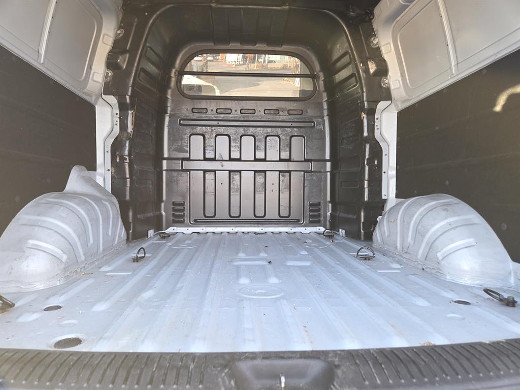 HYUNDAI Starex - Vista 5