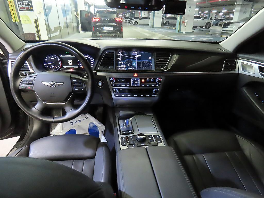 Genesis G80 - Vista 10