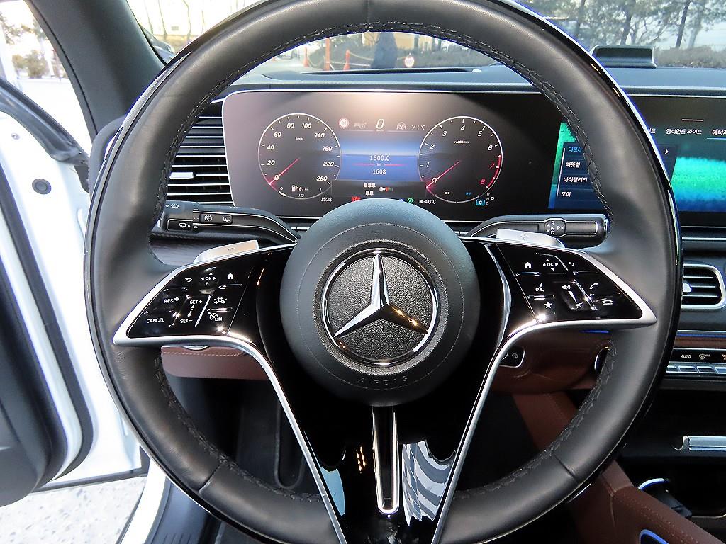 Mercedes Benz GLS Class - Vista 8