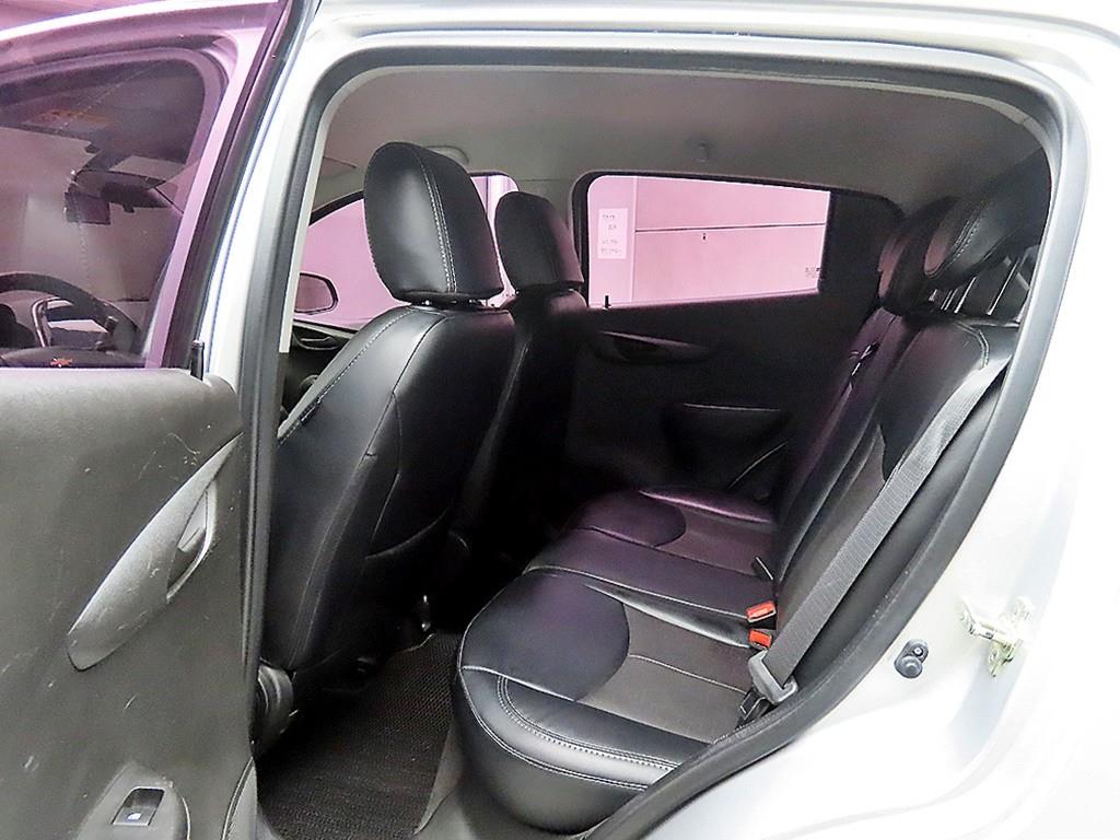 Chevrolet Spark - Vista 6