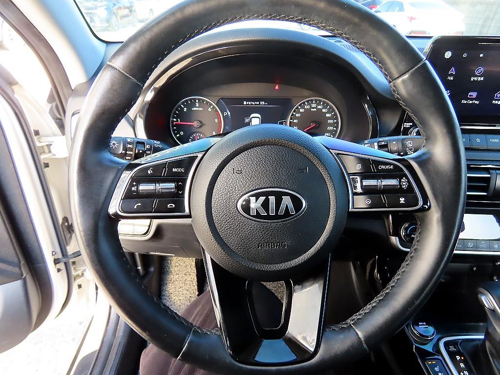 KIA Seltos - Vista 8