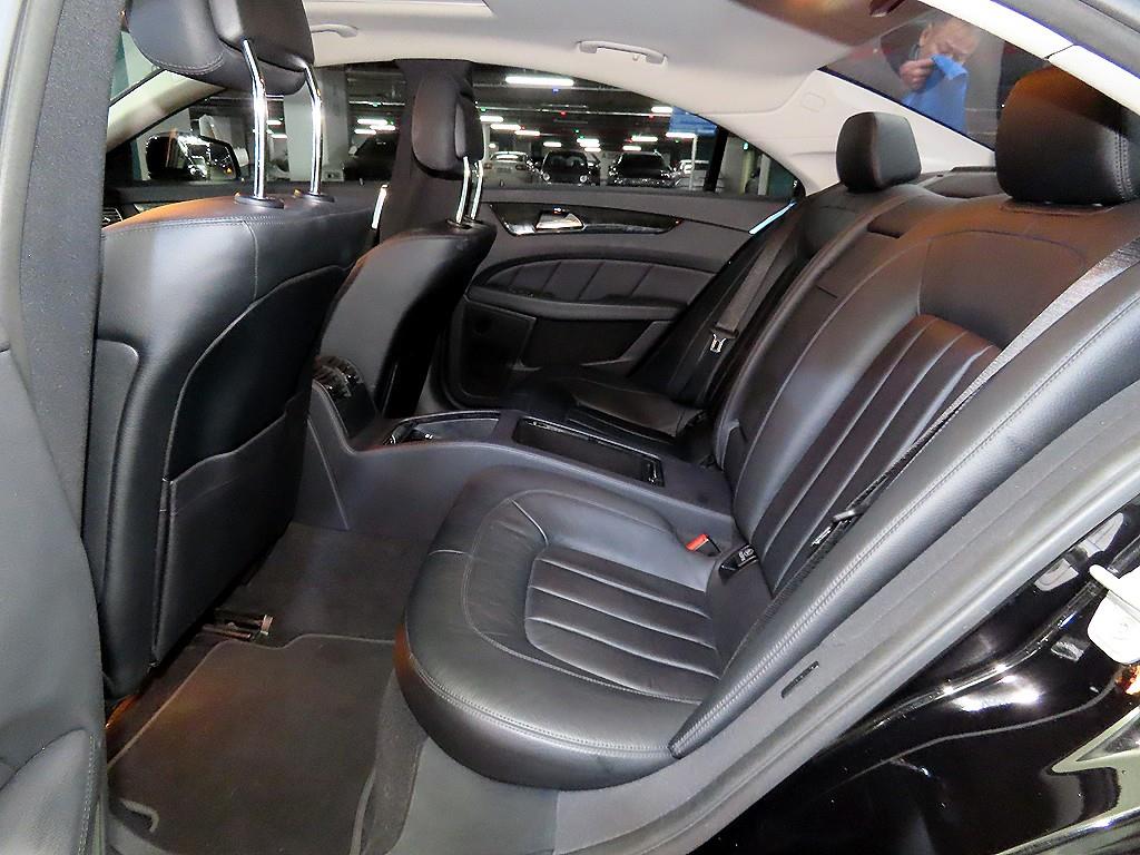 Mercedes Benz CLS Class - Vista 7