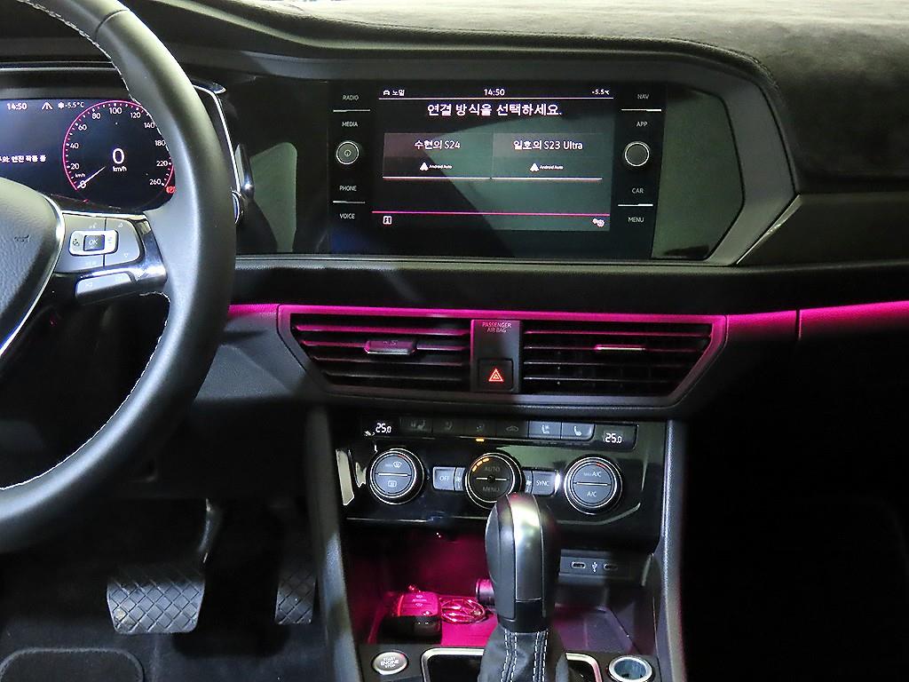 Volkswagen Jetta - Vista 11