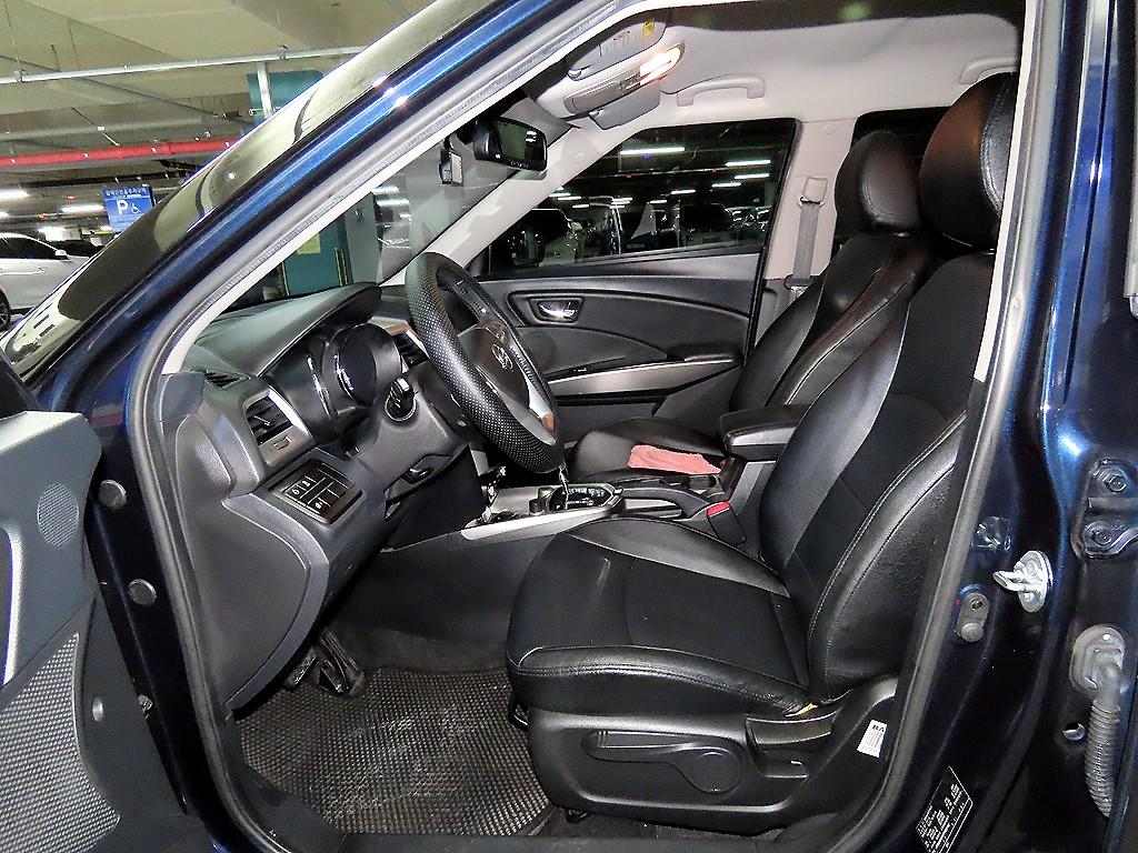 Ssangyong Tivoli - Vista 6