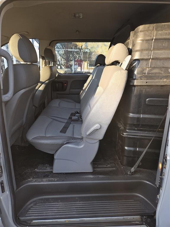 HYUNDAI Starex - Vista 11