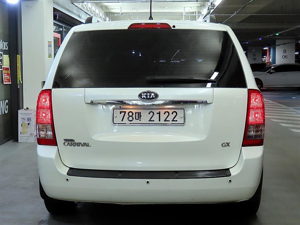KIA Carnival - Vista 5
