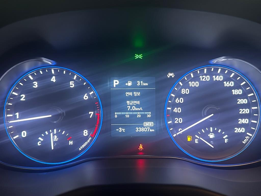 HYUNDAI Kona - Vista 5