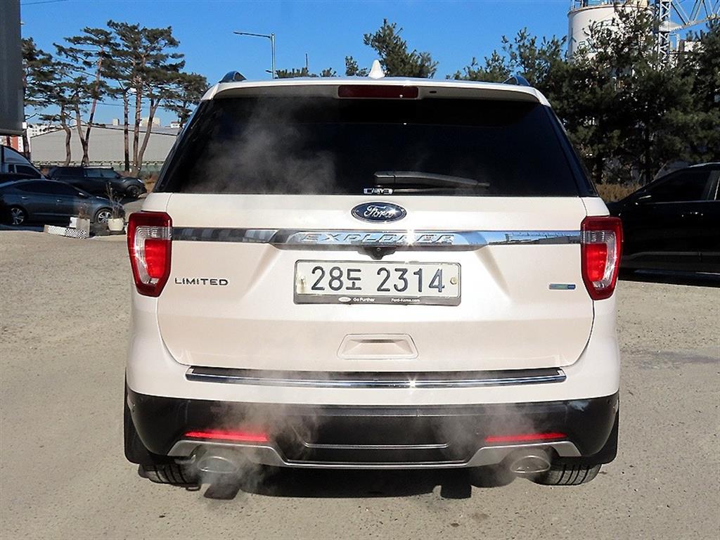 Ford Explorer - Vista 4