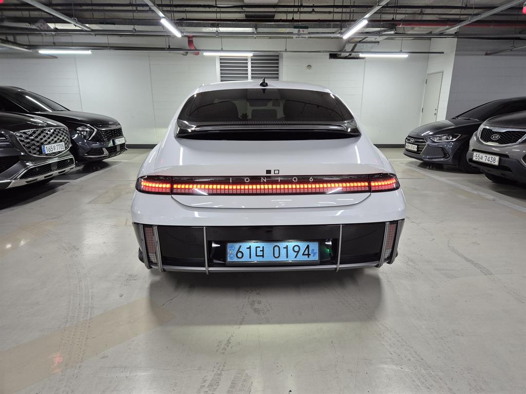 HYUNDAI Ioniq 6 - Vista 4