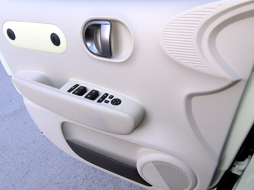 HYUNDAI Casper - Vista 12