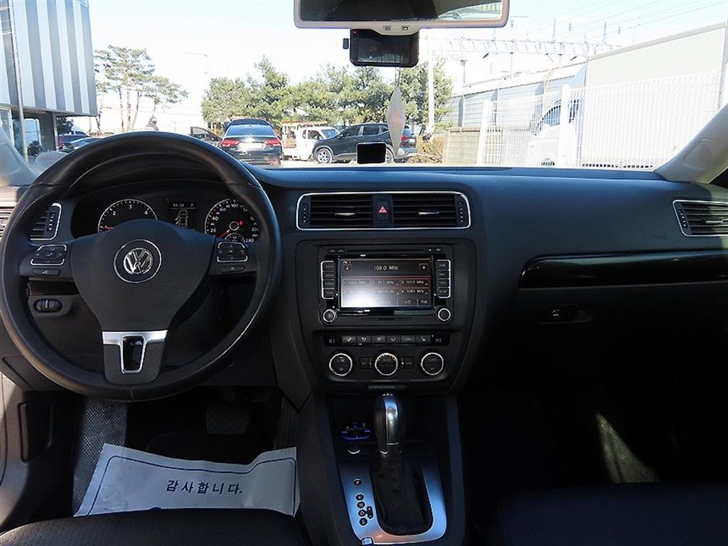 Volkswagen Jetta - Vista 7