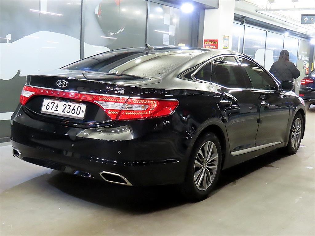 HYUNDAI Grandeur - Vista 4