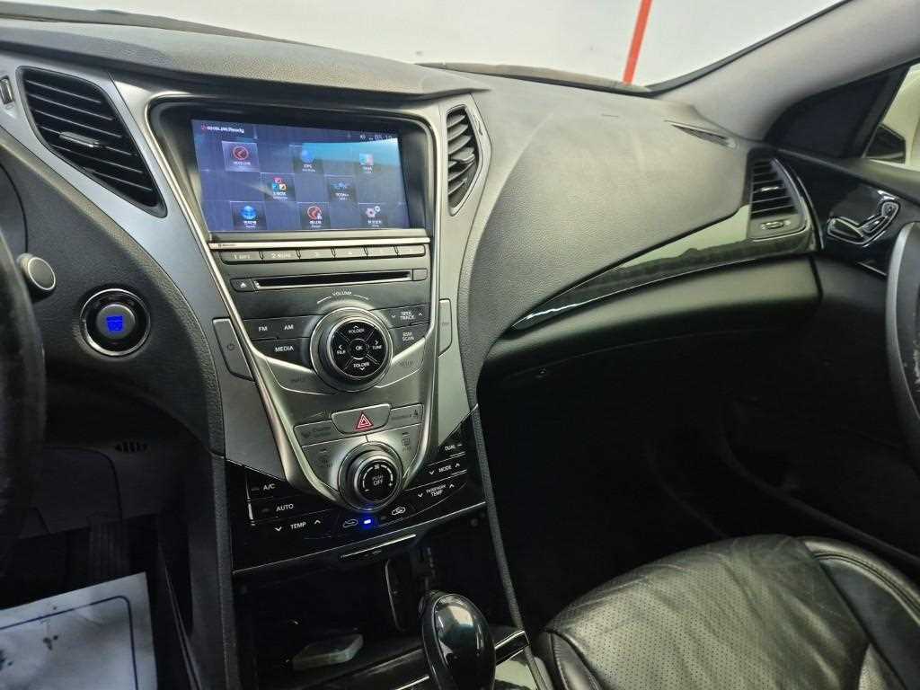 HYUNDAI Grandeur - Vista 10