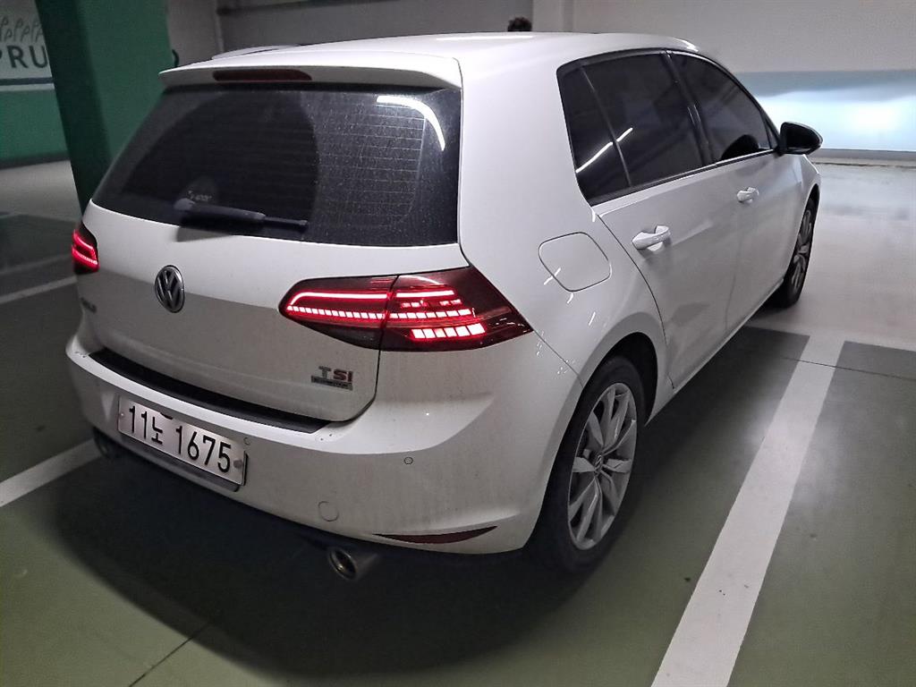 Volkswagen Golf - Vista 3