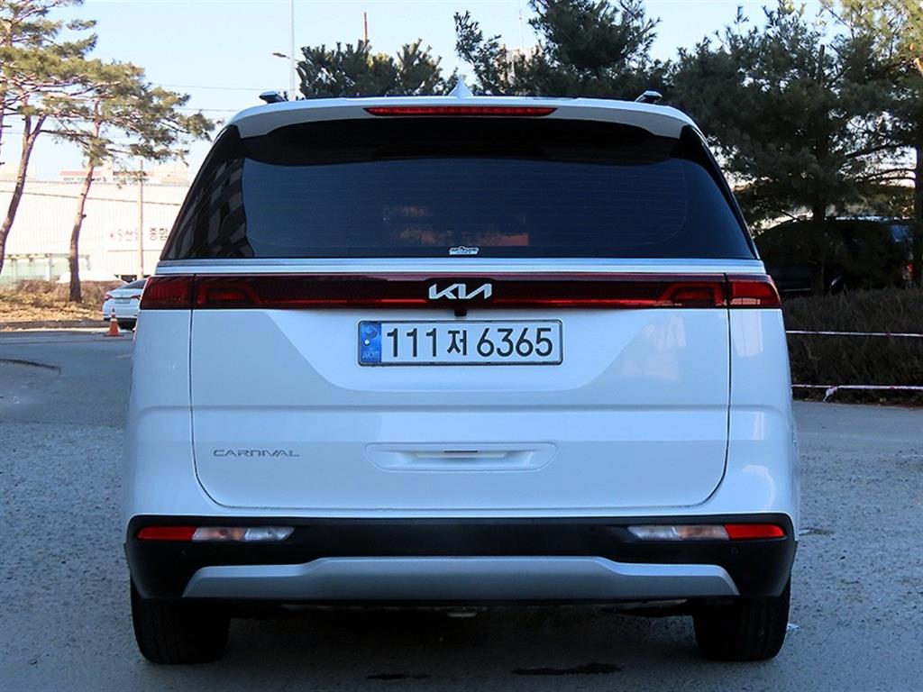 KIA Carnival - Vista 4