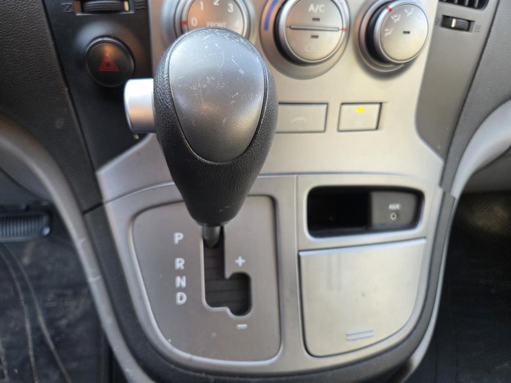 HYUNDAI Starex - Vista 7