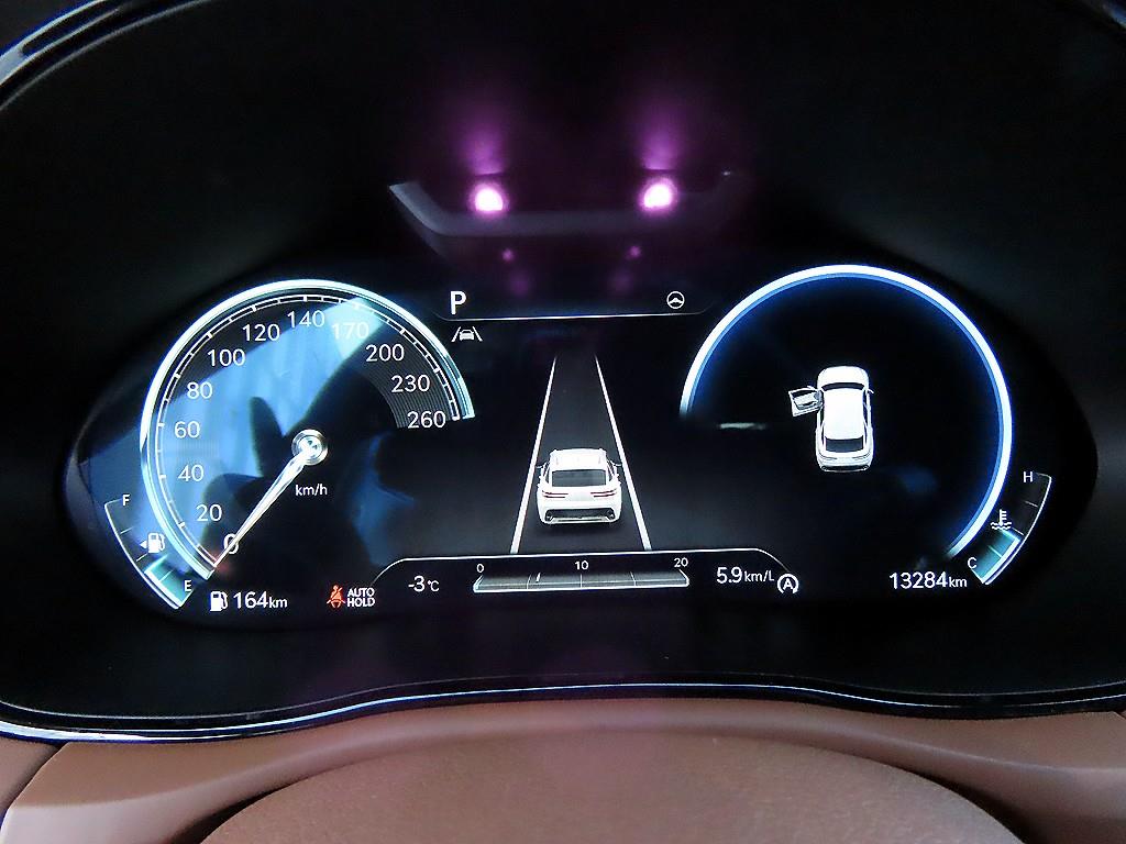 Genesis GV70 - Vista 9