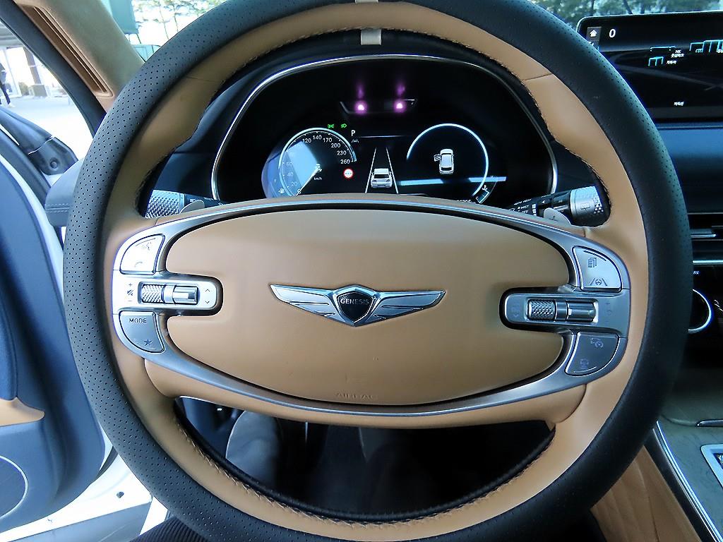 Genesis GV80 - Vista 8