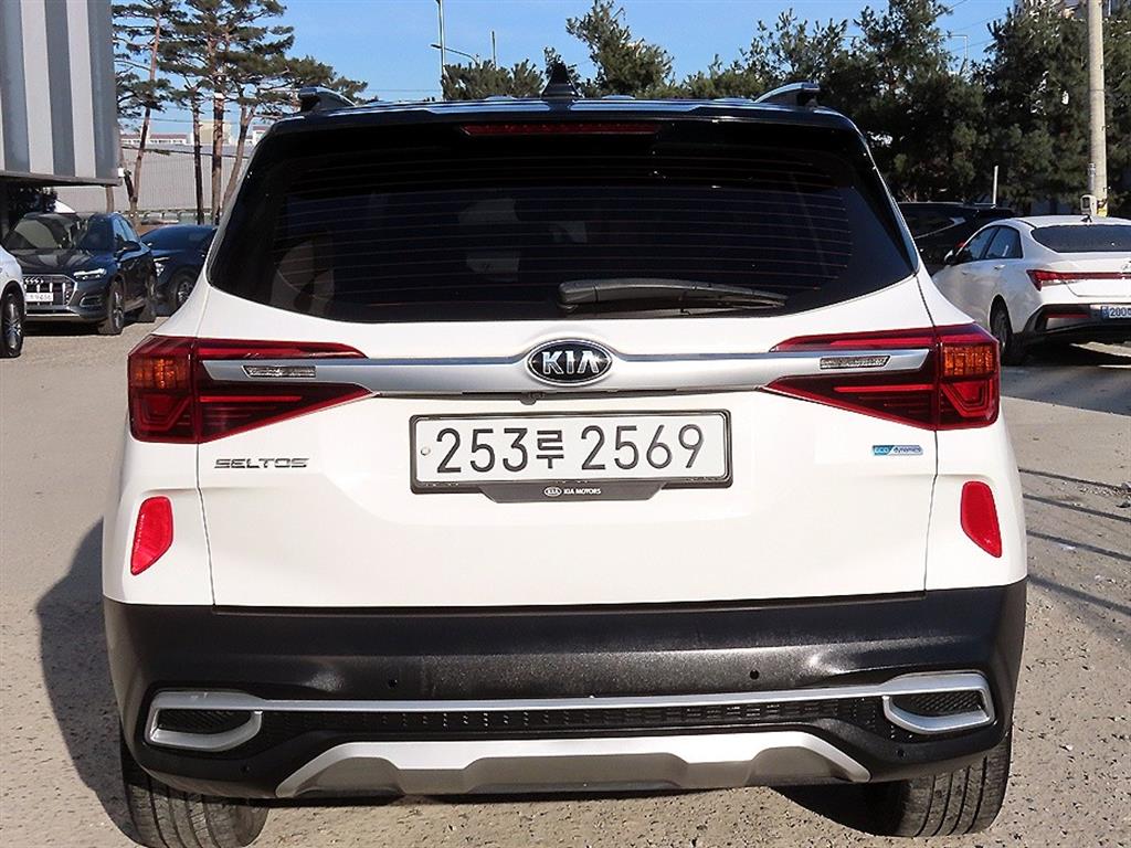 KIA Seltos - Vista 4
