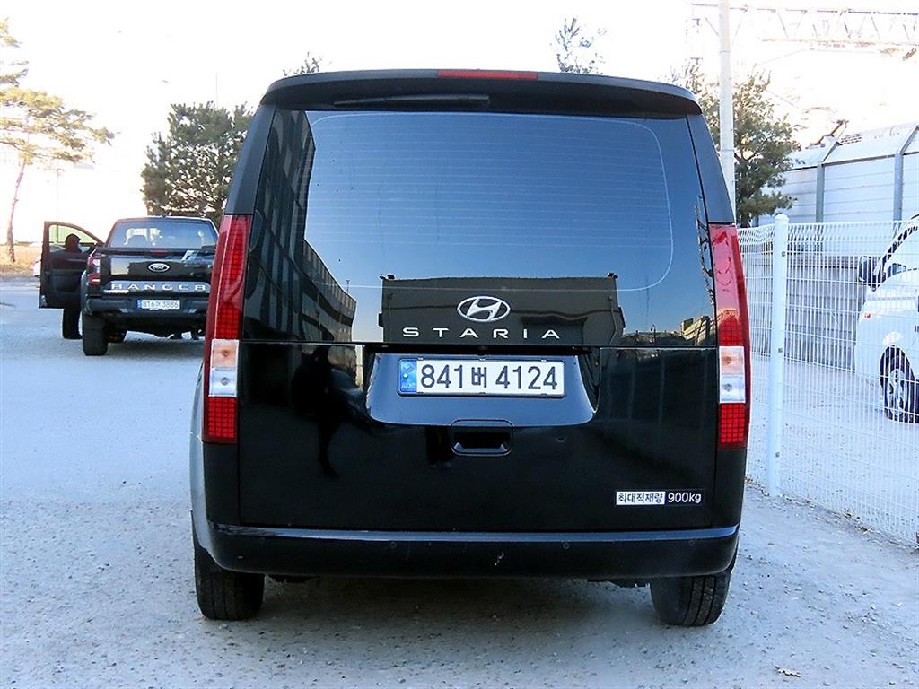 HYUNDAI Staria - Vista 4