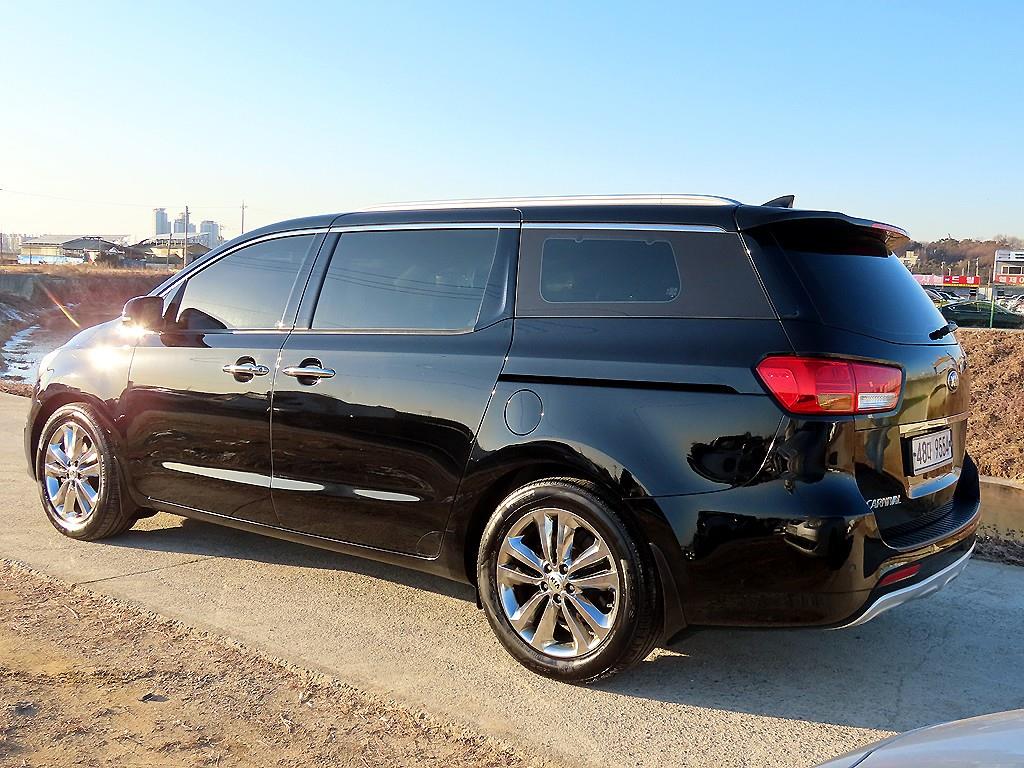 KIA Carnival - Vista 3