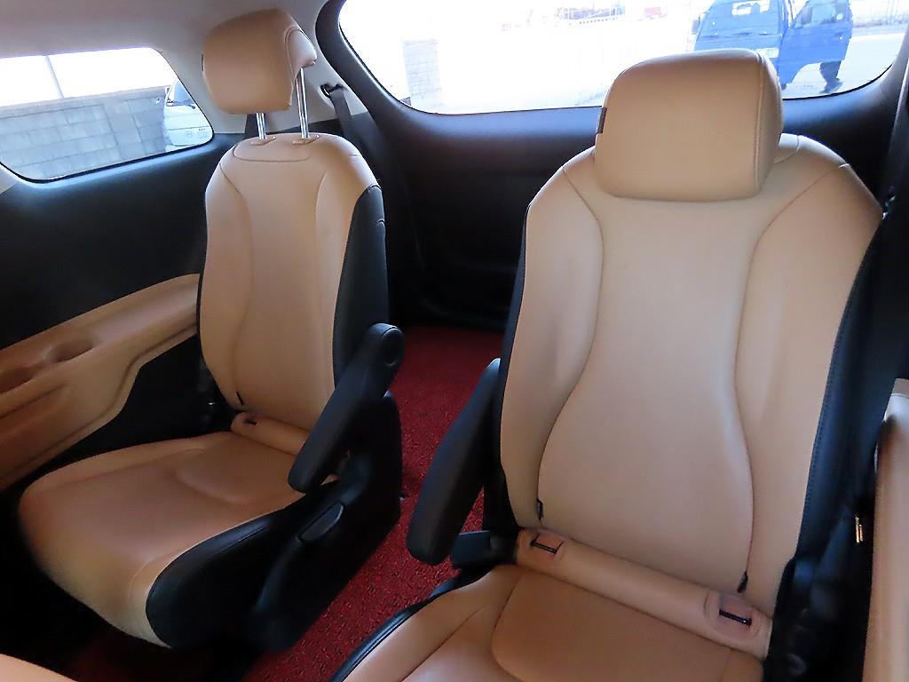 KIA Carnival - Vista 7