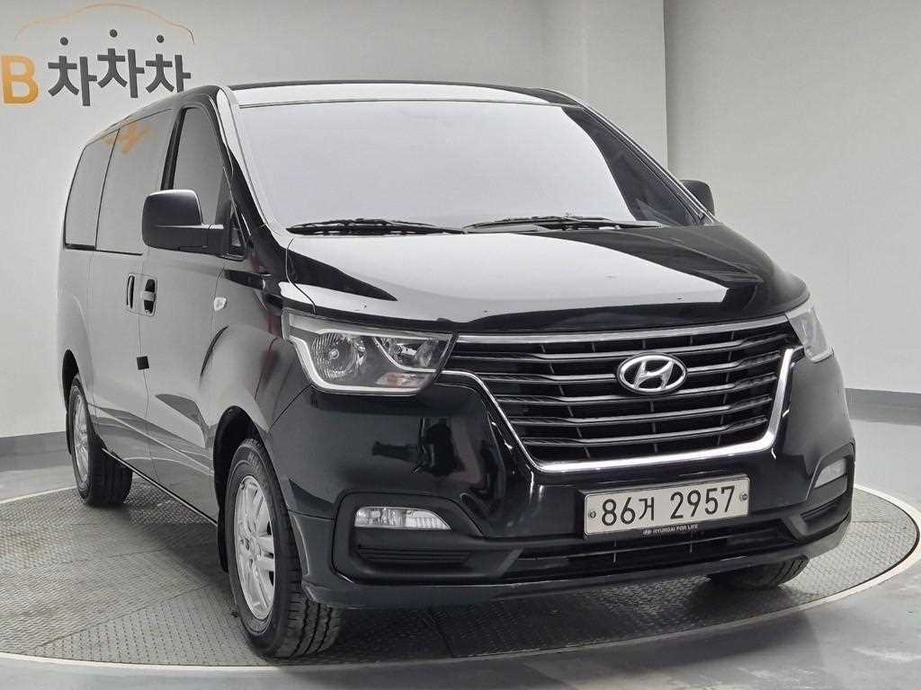 HYUNDAI Starex - Vista 4