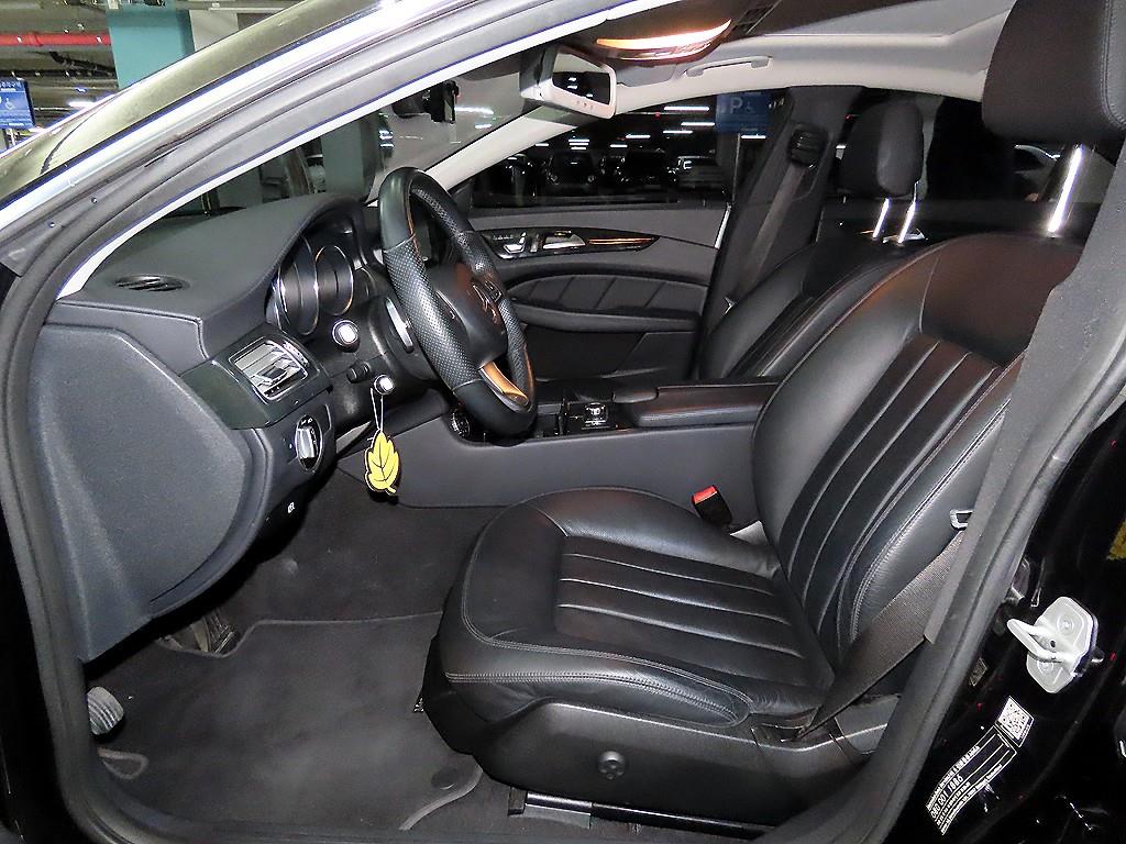 Mercedes Benz CLS Class - Vista 6