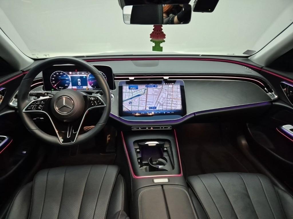 Mercedes Benz E class - Vista 7