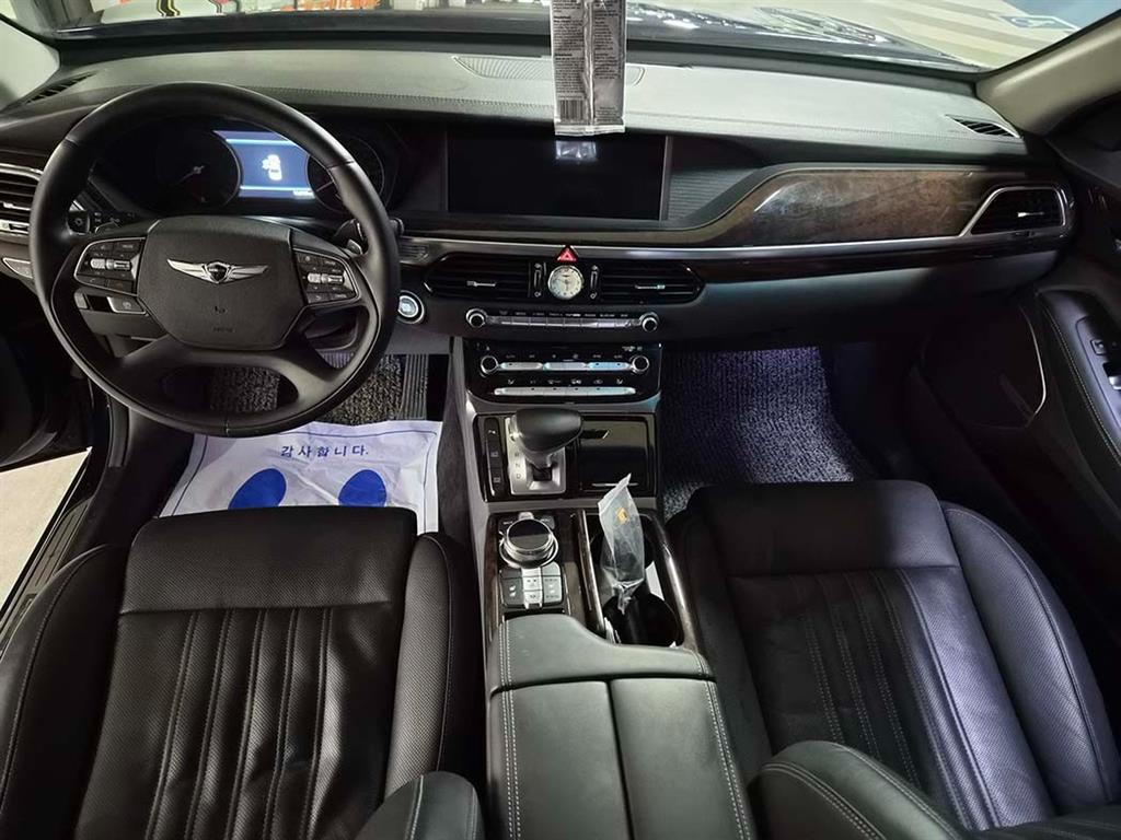 Genesis EQ900 - Vista 8