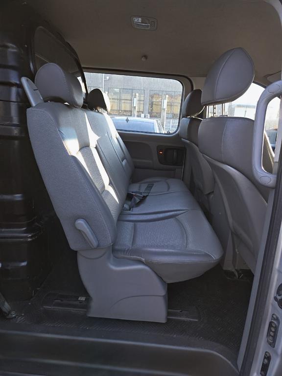 HYUNDAI Starex - Vista 12