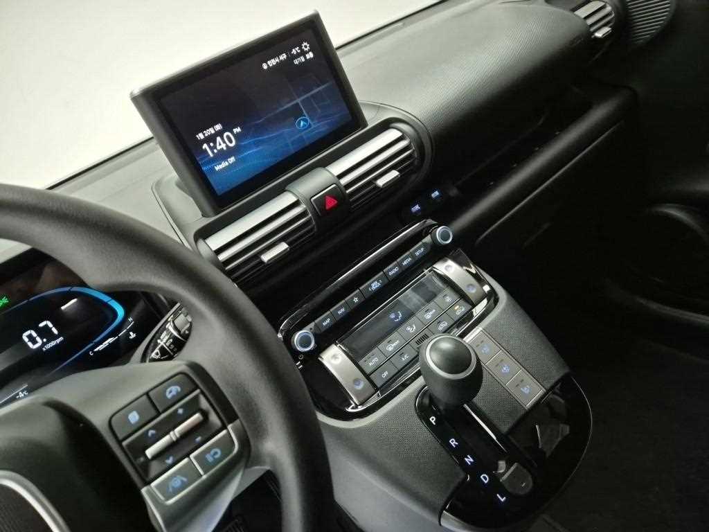 HYUNDAI Casper - Vista 10