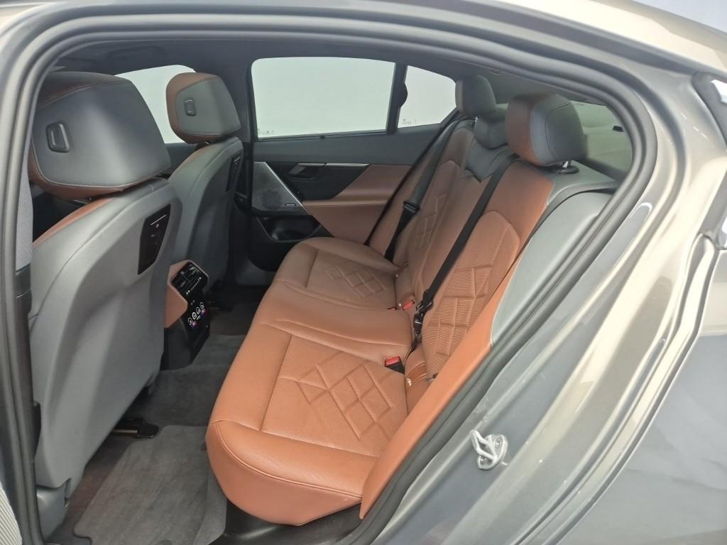 BMW 5 Series - Vista 12