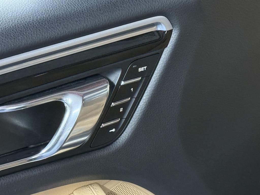 Porsche Macan - Vista 10