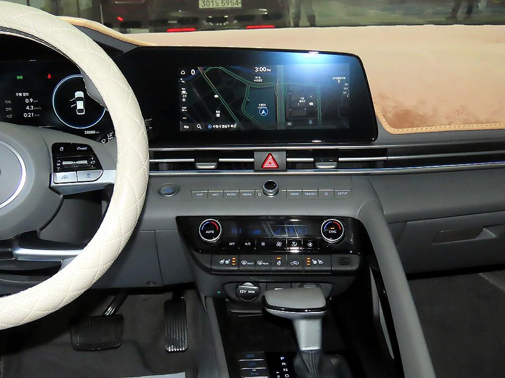 HYUNDAI Avante - Vista 11