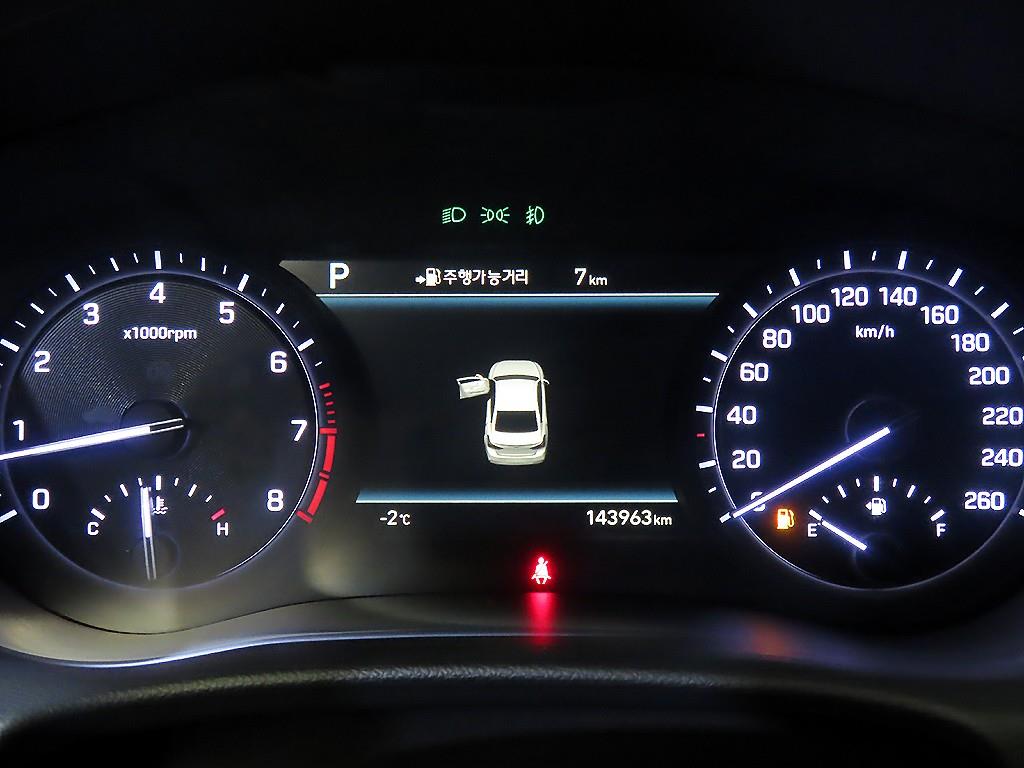 Genesis G80 - Vista 9