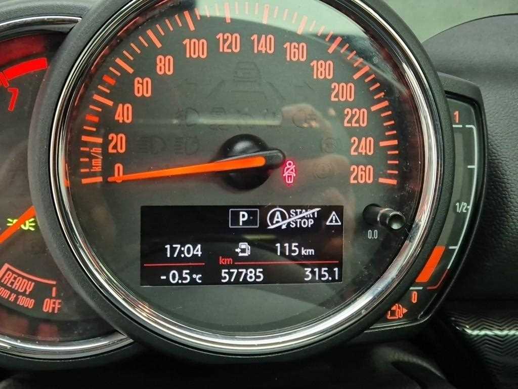 Mini Clubman - Vista 6