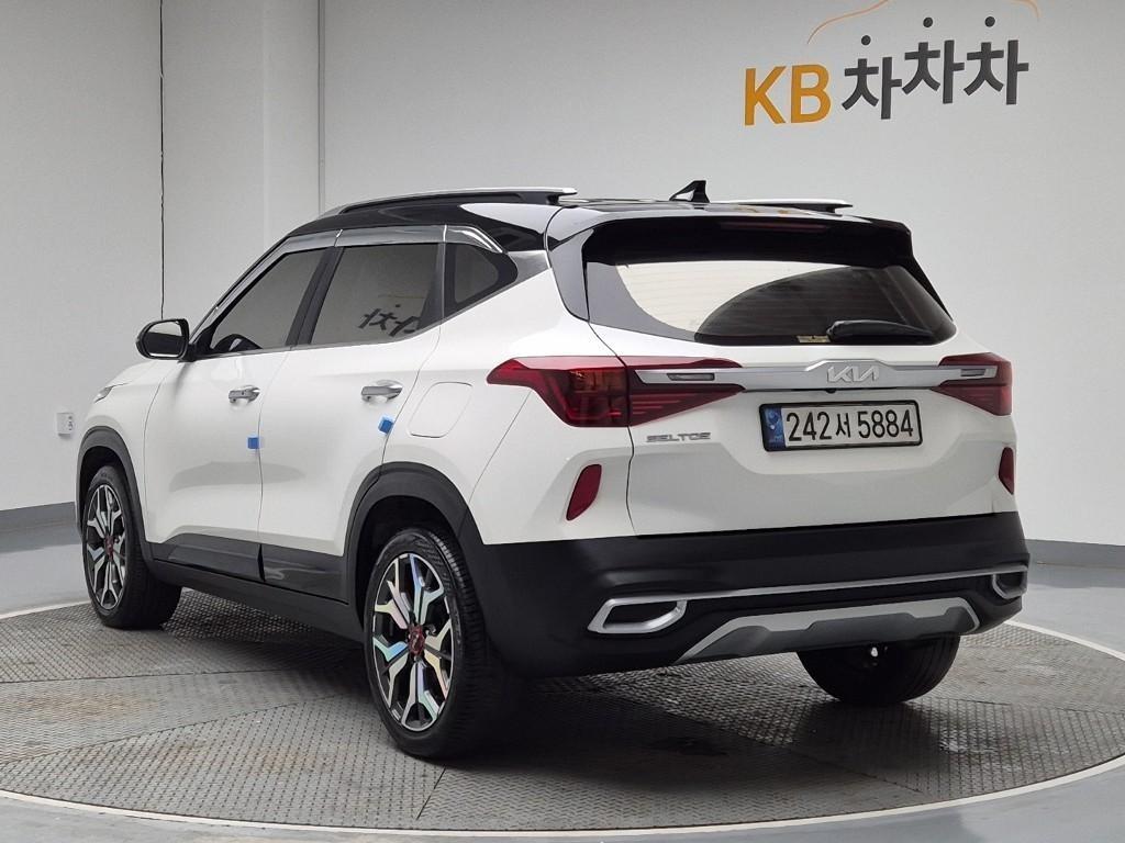 KIA Seltos - Vista 4