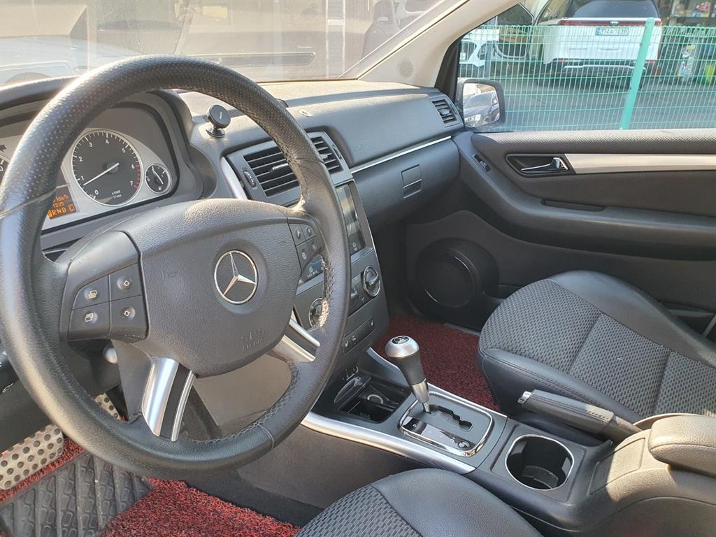 Mercedes Benz B Class (MY B) - Vista 6
