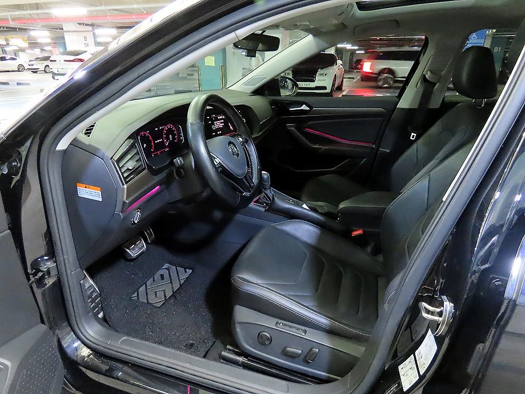 Volkswagen Jetta - Vista 6