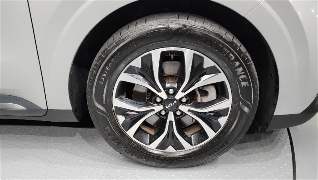 KIA Carnival - Vista 5