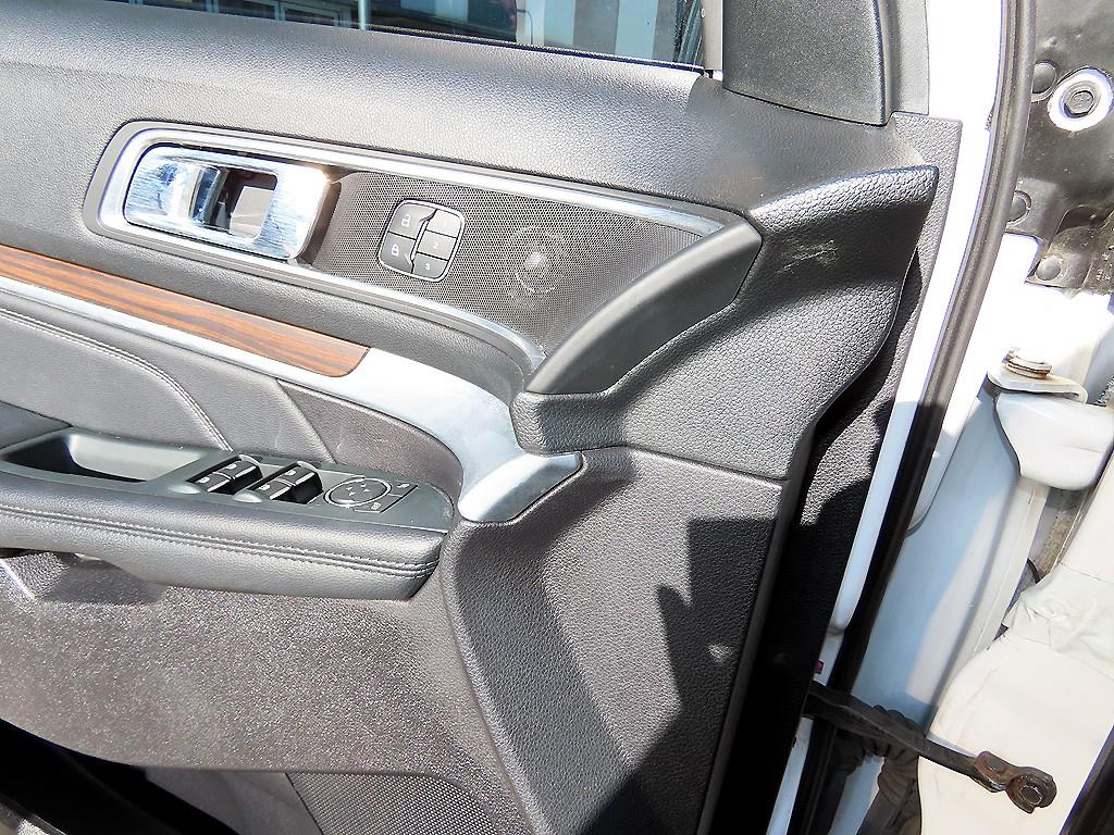 Ford Explorer - Vista 12