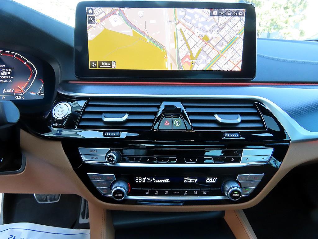 BMW 5 Series 2023 Negro - Importación desde Corea - HF Imports Iquique - Foto 13