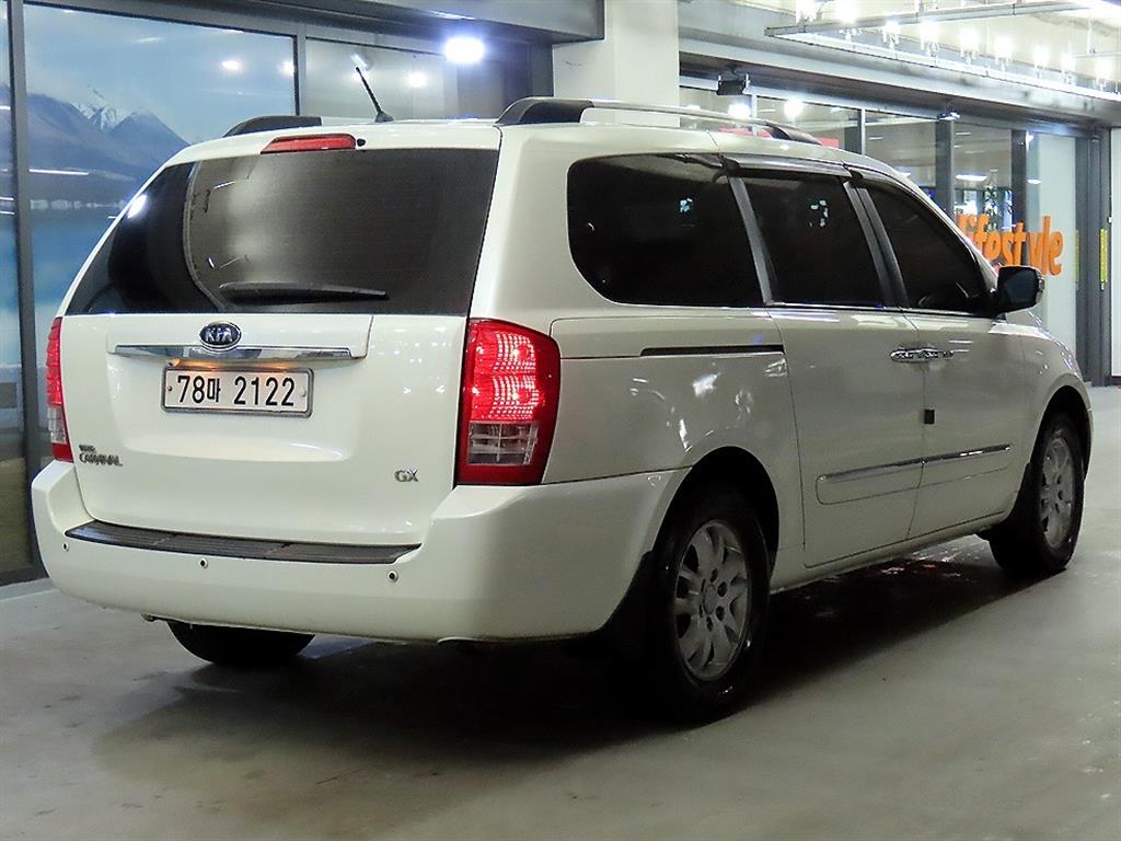 KIA Carnival - Vista 4