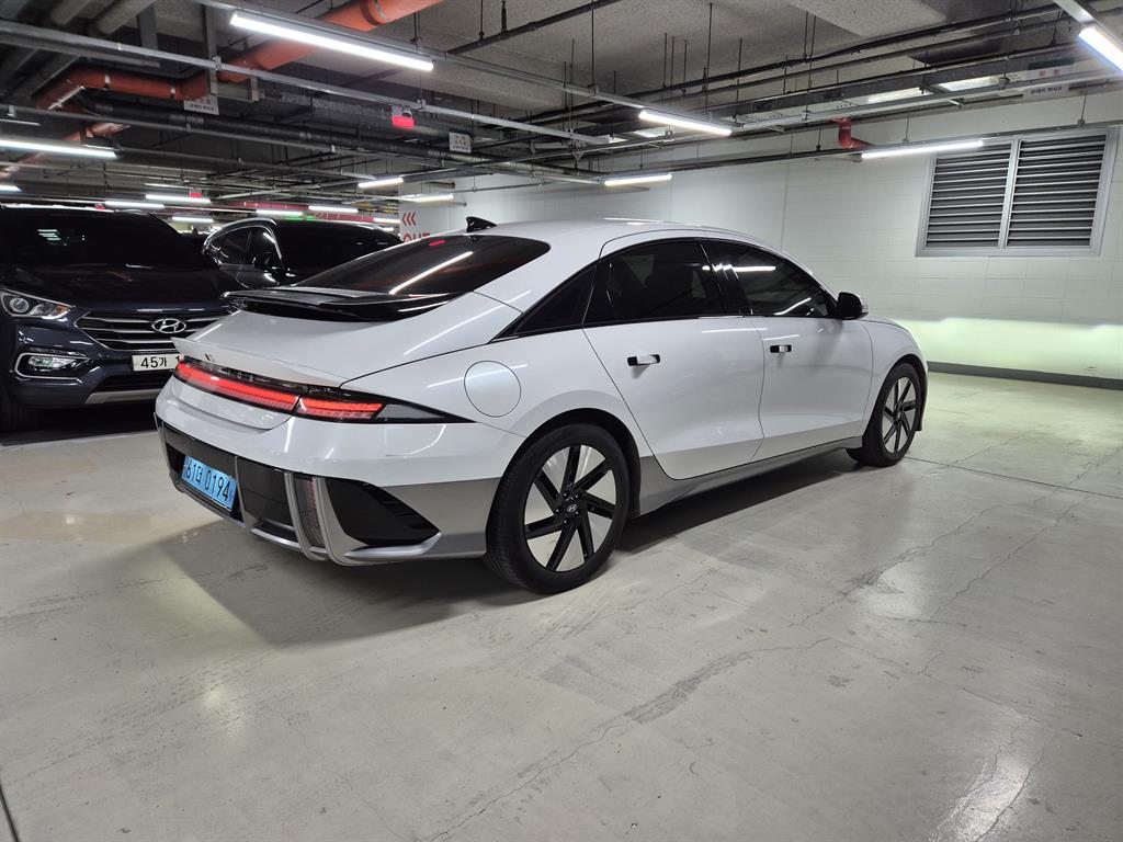 HYUNDAI Ioniq 6 - Vista 6