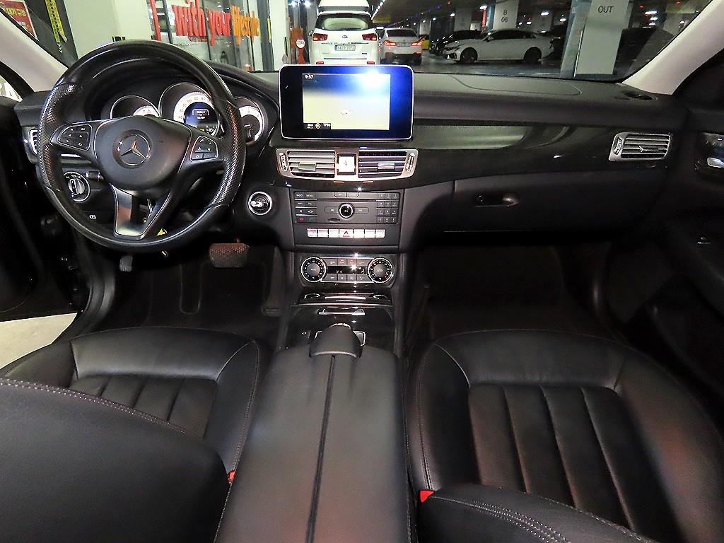 Mercedes Benz CLS Class - Vista 10