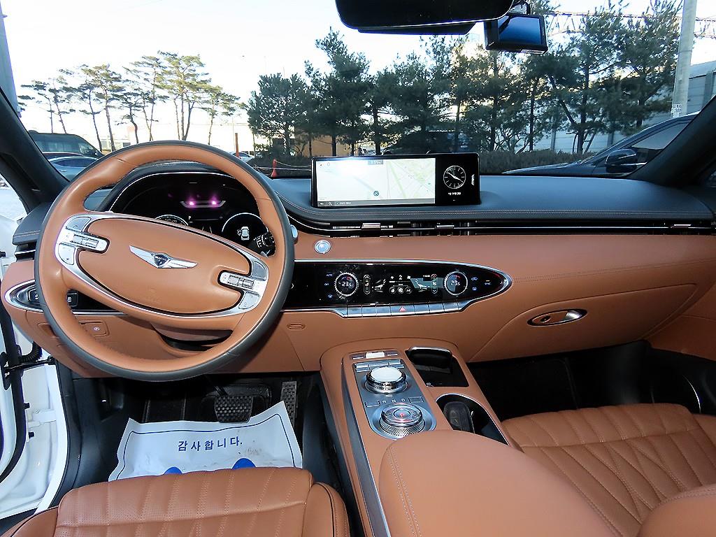 Genesis GV70 - Vista 7