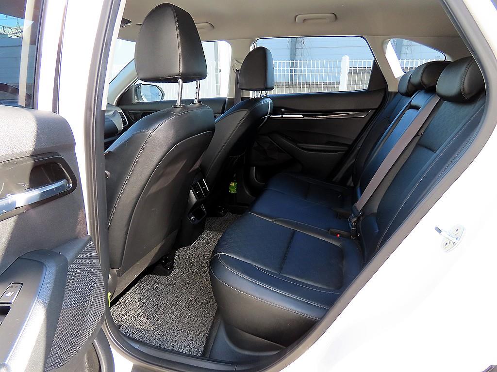 KIA Seltos - Vista 6