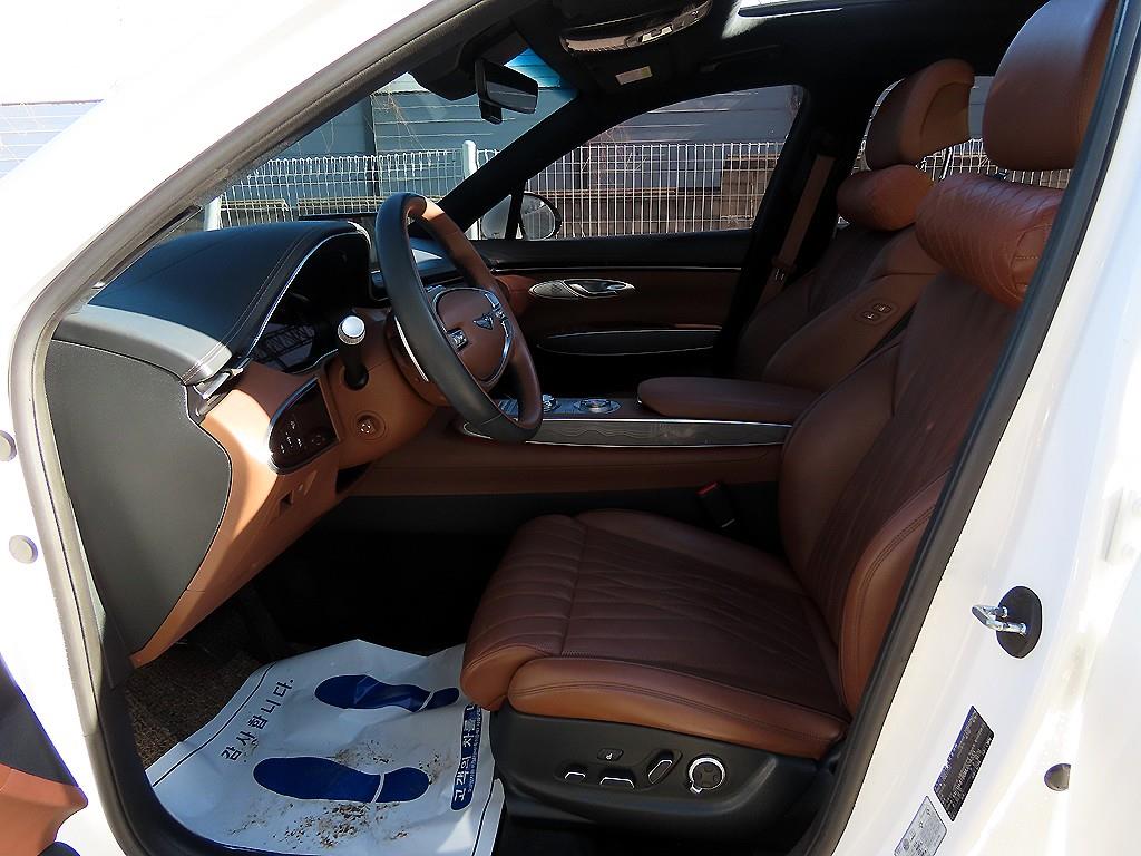 Genesis GV70 - Vista 5